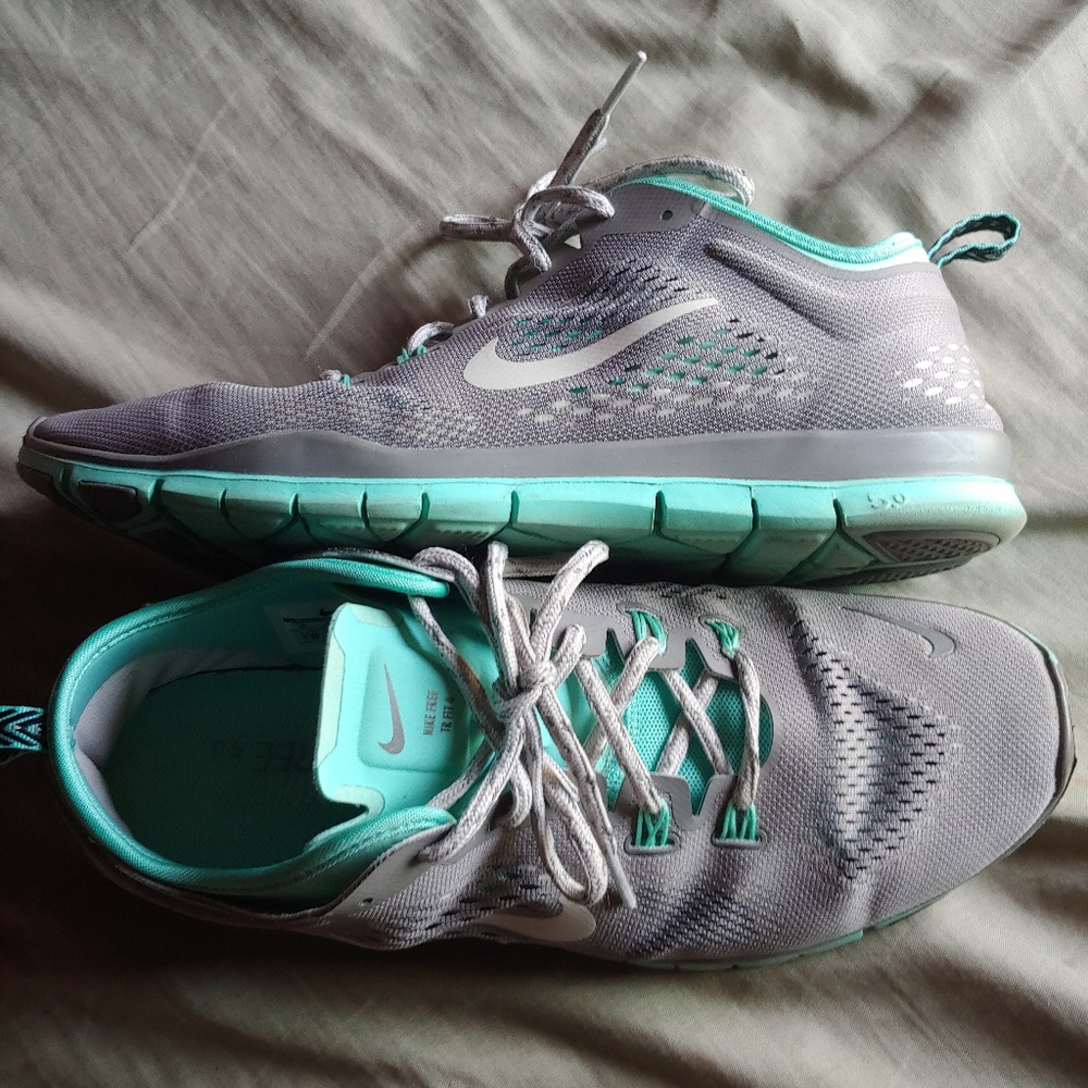 Nike tennis shoes